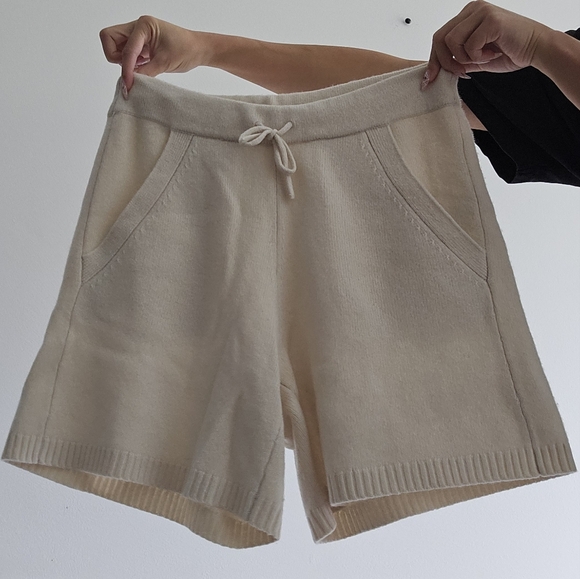 The Group by Babaton Highlight Merino Wool Shorts Size Medium - Picture 4 of 5